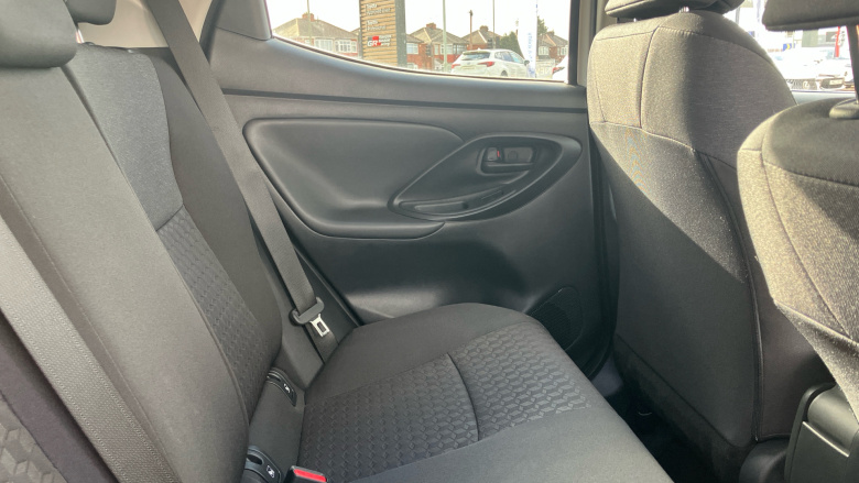 Toyota Yaris 1.5 Hybrid Design 5dr CVT Hybrid Hatchback